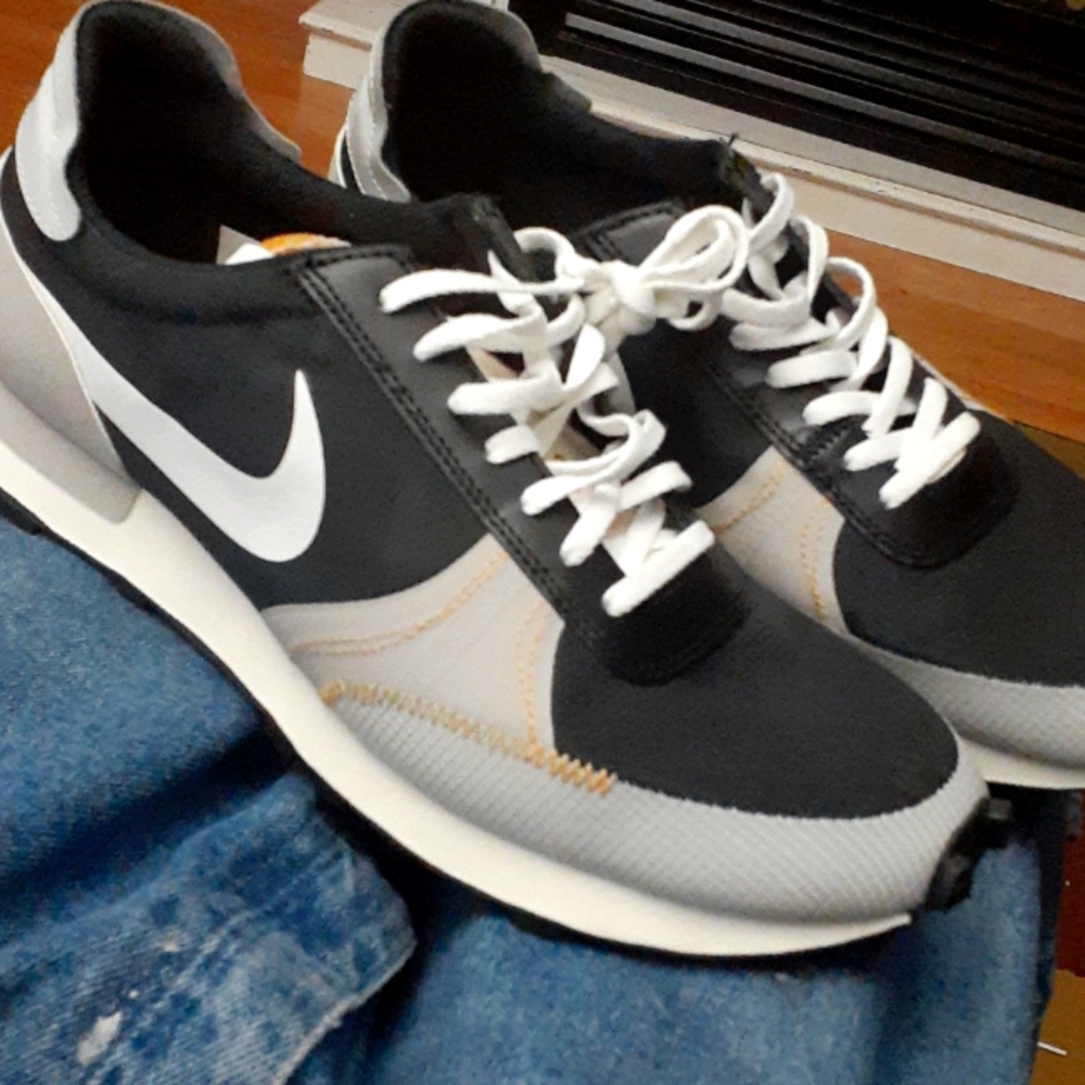 Nike Daybreakers Sneakers